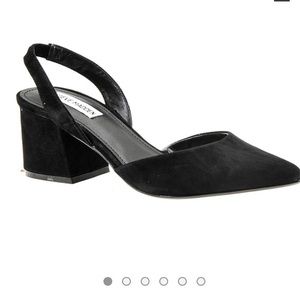 Steven madden swing back block heel NWOT